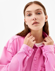 Farbige Hemdjacke aus Denim